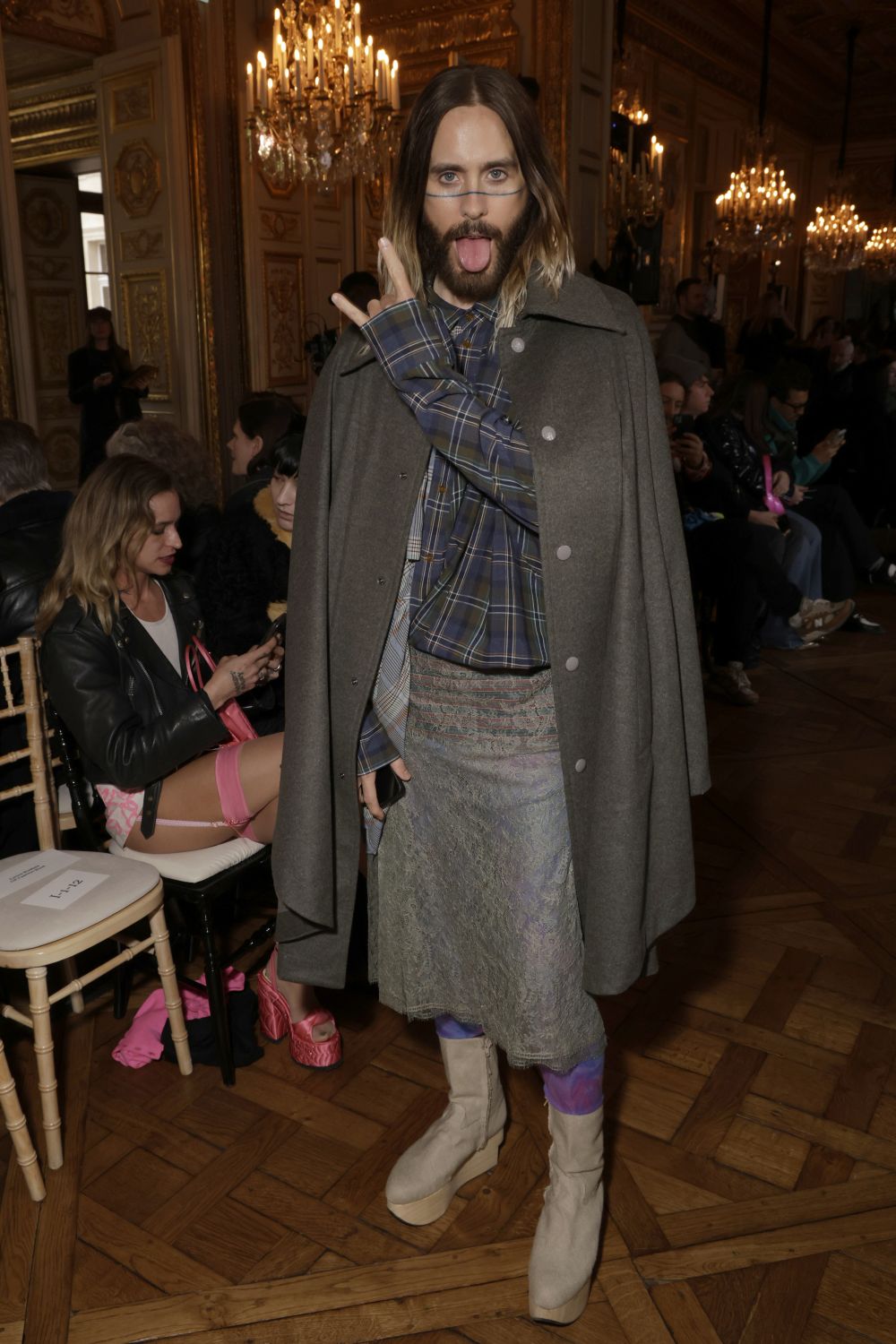 Ревю на Вивиан Уестууд