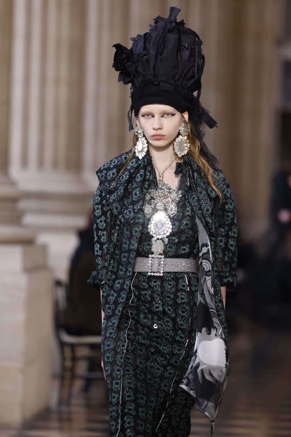 Ревю на Вивиан Уестууд