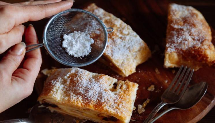 рецепти - Домашни десерти: Вкусно руло с ябълки и крем