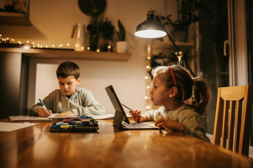 Препоръки за екранно време според възрастта на детето