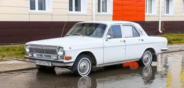 <p>GAZ-24</p>