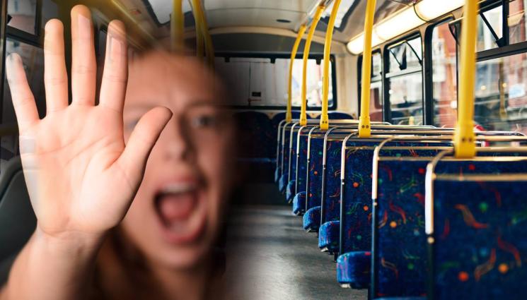 бой момиче - ВЪРГАЛ: Гимназистка наби момиче в градския транспорт