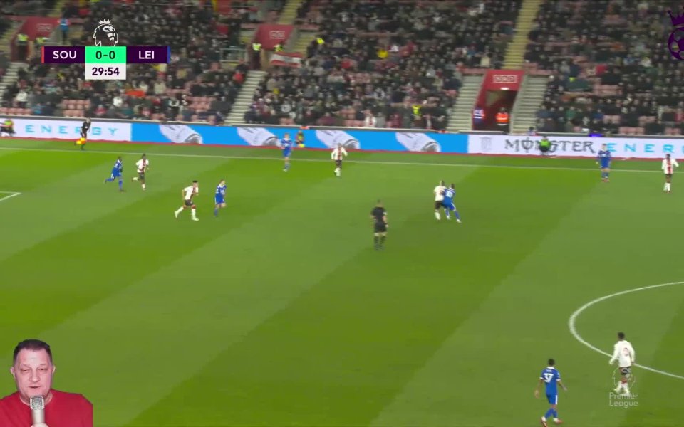 В този епизод на Лигата на джентълмените може да видите: