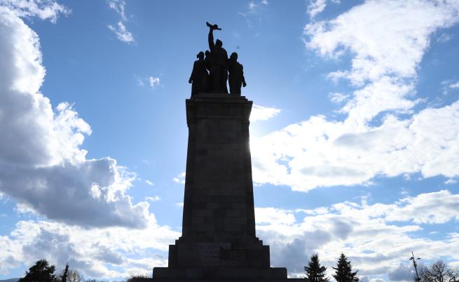 Все още не е ясна съдбата на Паметника на Съветската армия