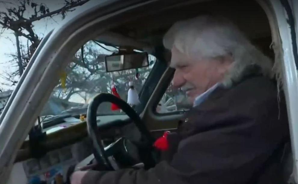 На 99-години Марин Папурков от Троян продължава до шофира. Категоричен е