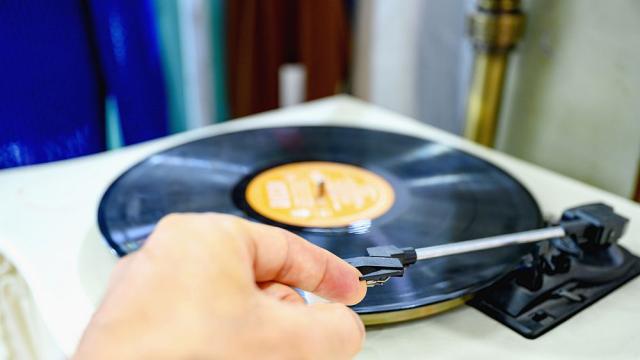 Ретро мода: Плочите са по-предпочитани от дисковете