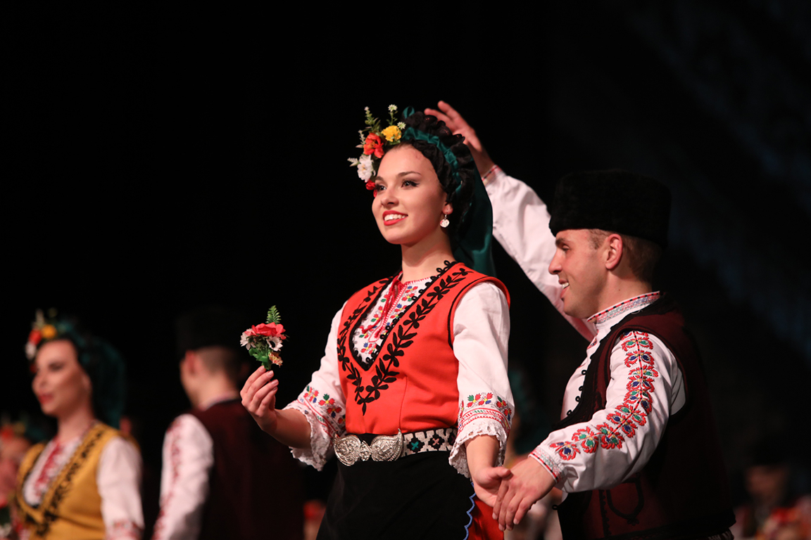 <p>Нощ на Ансамблите за четвърти път в зала 1 на НДК</p>