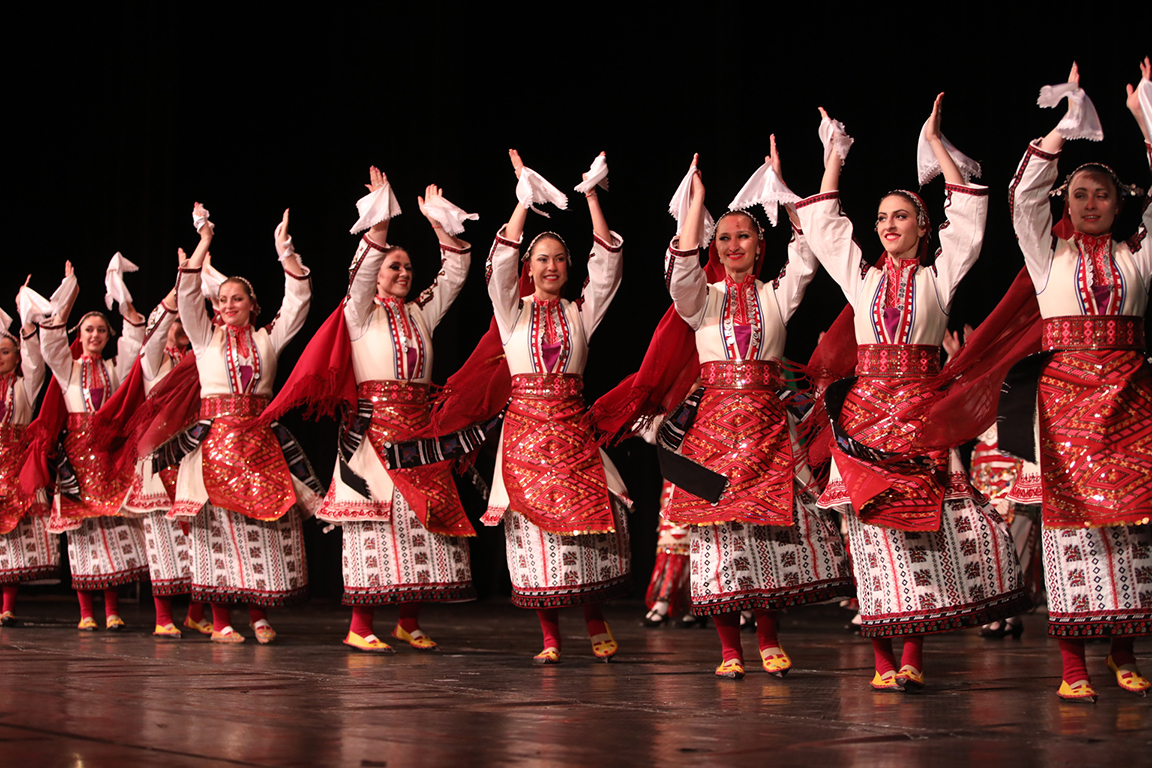 <p>Нощ на Ансамблите за четвърти път в зала 1 на НДК</p>
