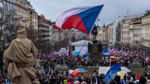 Хиляди хора протестираха днес в Прага срещу чешкото правителство и