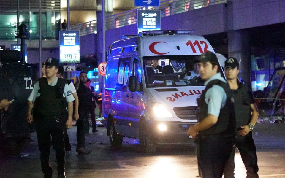 Автобусът на турски клуб катастрофира, двама са в тежко състояние