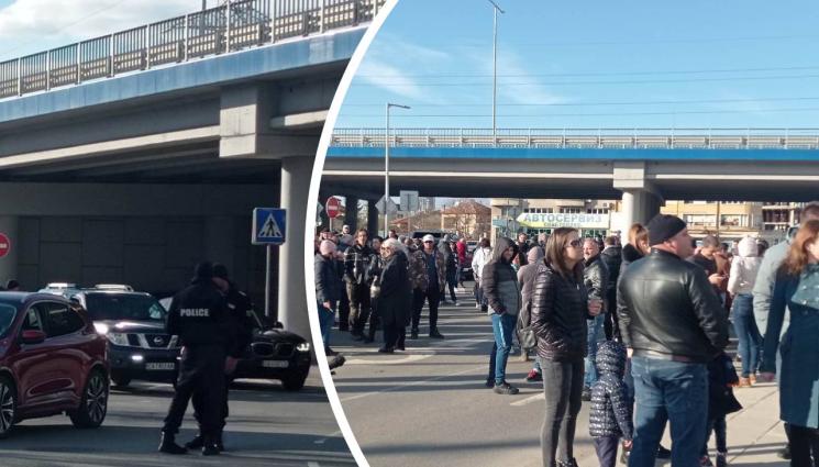 Панчарево Околовръстно Горубляне - БУНТ И БЛОКАДИ: Жителите на Кокаляне, Панчарево и Пасарел се вдигнаха срещу спорен светофар (СНИМКИ+ВИДЕО)