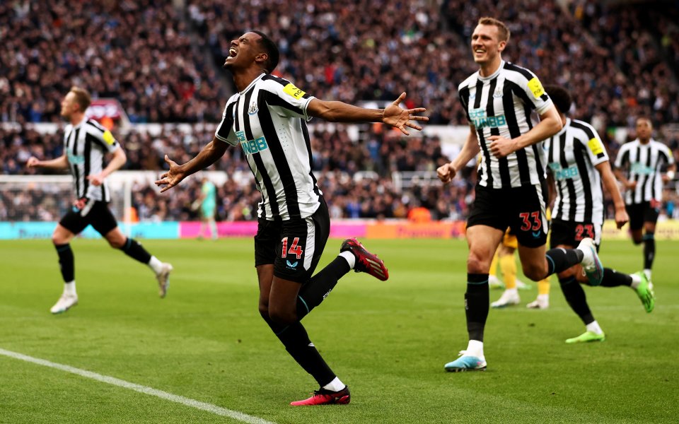 Нюкасъл победи Уулвърхемптън с 2:1 в мач от 27-ия кръг