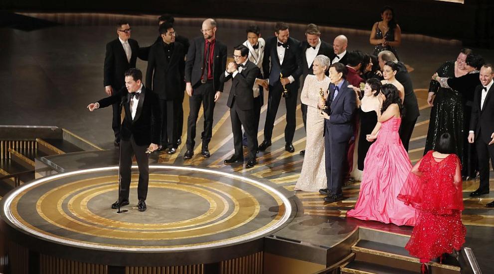 Фентъзи кунг-фу комедията Всичко навсякъде наведнъж спечели награда Оскар за