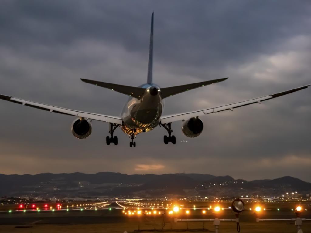 Два пътнически самолета се сблъскаха на летище в Япония съобщи