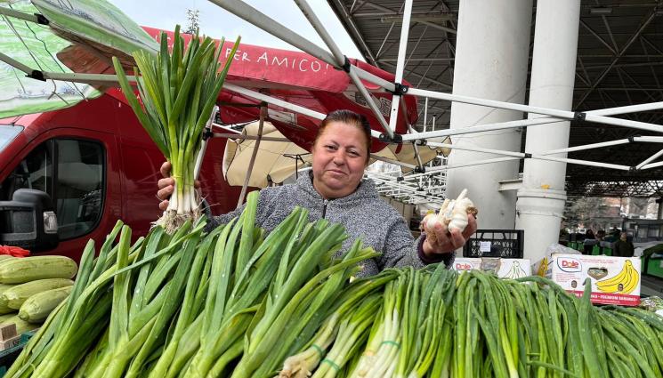 лук - Агро Телеграф: Народът хукна по пазарите за арпаджик