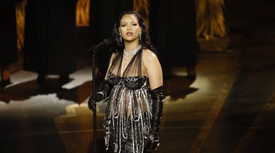 Бурни овации за изпълнението на Rihanna на наградите "Оскар"