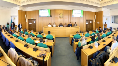 ученици от Надежда