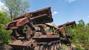 Владимир Путин отчаяно изпразва руските музеи от остарелите танкове за
