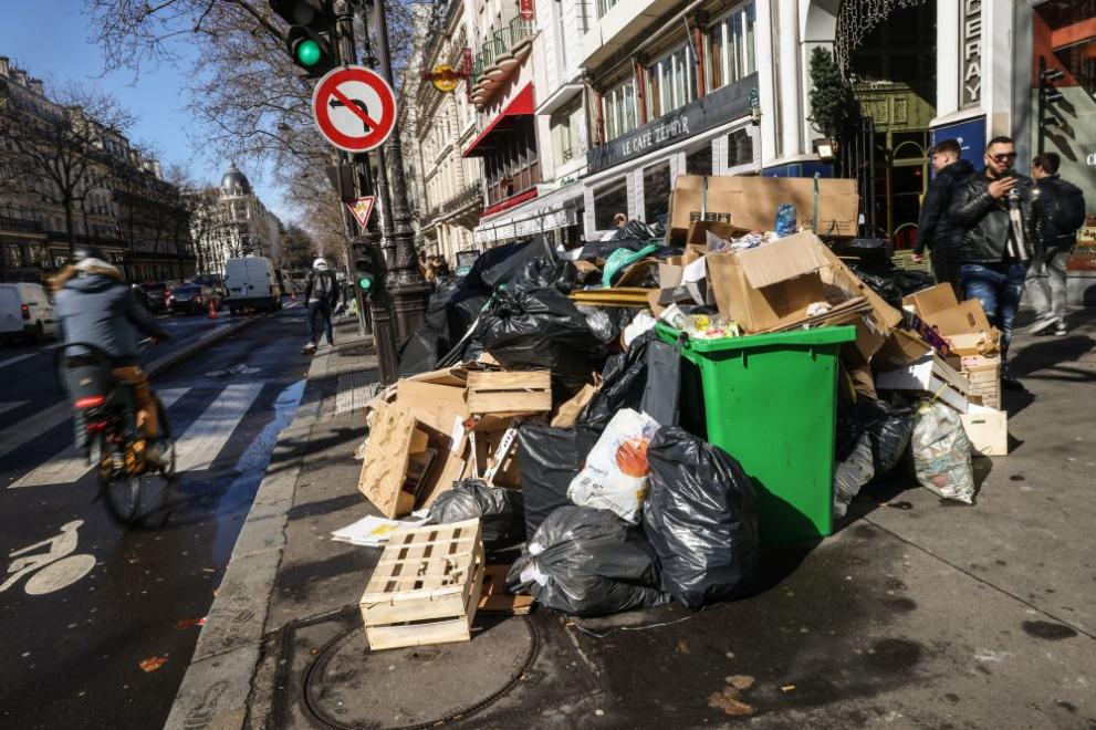  Париж отпадък 