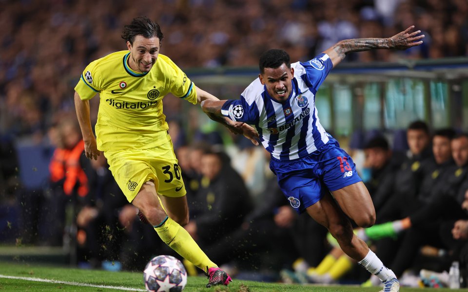 УЕФА започна разследване, след като привържениците на Интер не бяха