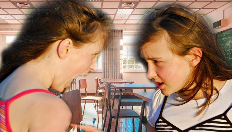 насилие деца момичета ученички - СЛЕД МЕЛЕТО В УЧИЛИЩЕ: Пребитото момиче подава жалба!