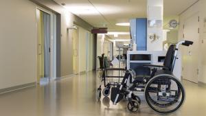 Служителите на десетки болници в Нидерландия ще спрат редовната си