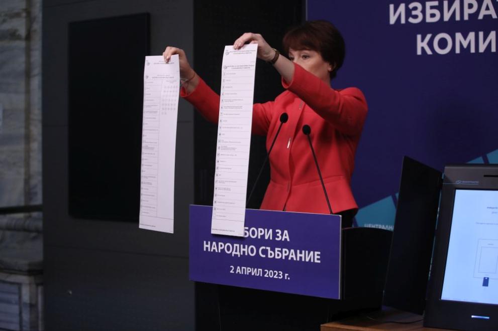 Остават още около 40 протокола, за да приключи първичното въвеждане