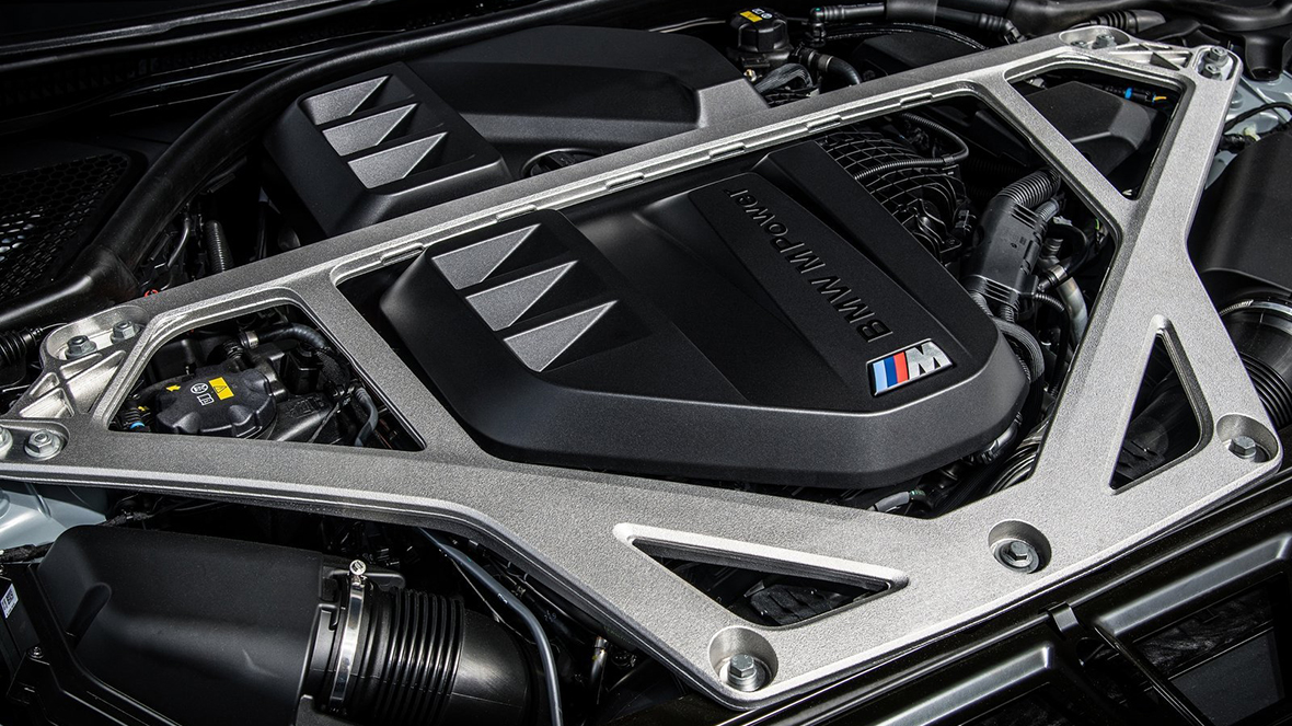 BMW M4 CSL двигатели