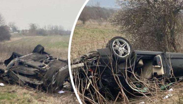 катастрофа - ОЖИВЯ ПО ЧУДО: Келеш сви колата на мама и тати, и спретна зрелищна каскада (СНИМКИ)