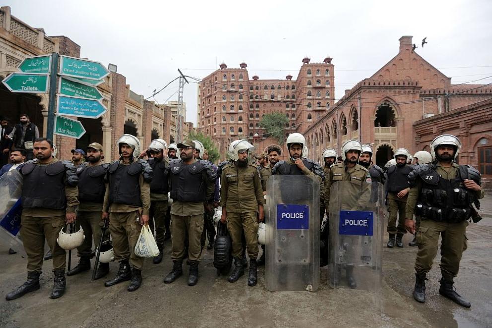 Полицията в Исламабад е повдигнала обвинения в тероризъм и други