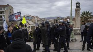 Парижката полиция забрани митингите срещу пенсионната реформа на площад Конкорд