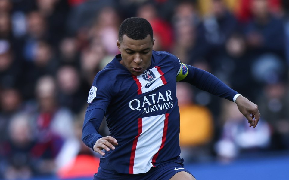 Продължават ежедневните информации, които пращат суперзвзездата на Пари Сен Жермен