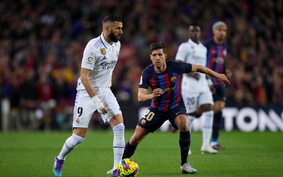 Отборите на Барселона и Реал Мадрид играят при резултат 0:1 в мач от