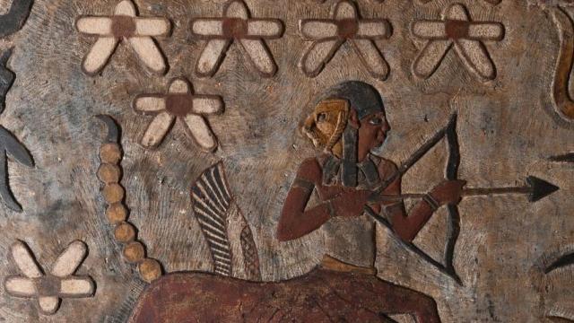 Откриха изцяло запазен зодиак в Египет 