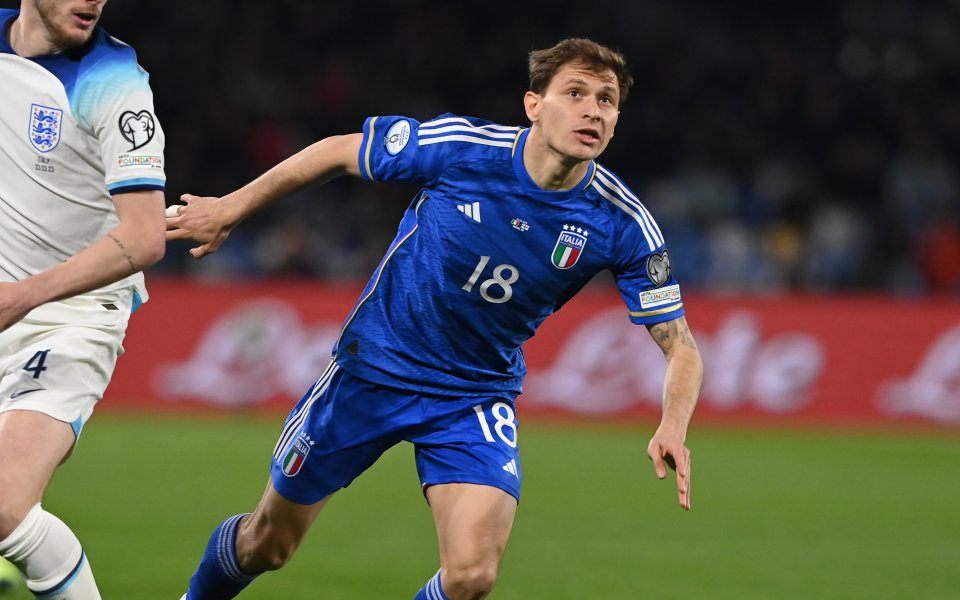 Полузащитникът на Италия - Николо Барела, си е тръгнал контузен