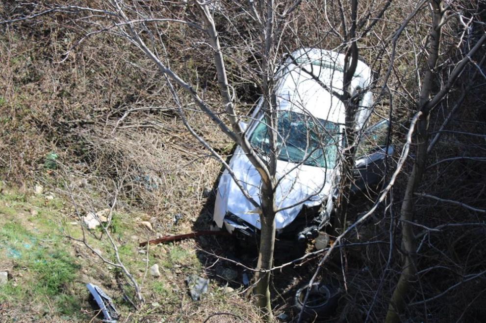 20-годишна шофьорка падна от мост в Дупница, вследствие на което