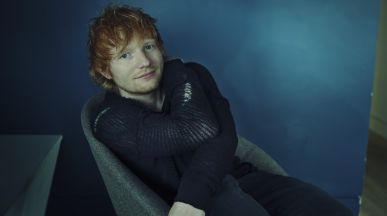 Синьо чудовище преследва Ed Sheeran в "Eyes Closed"
