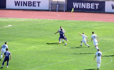 Етър победи с 3:2 Дунав Русе в контрола, играна на стадион „Ивайло“.