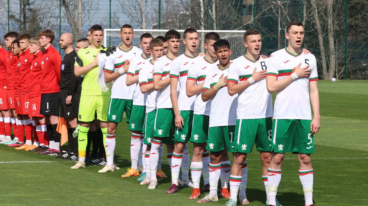 юношески национали