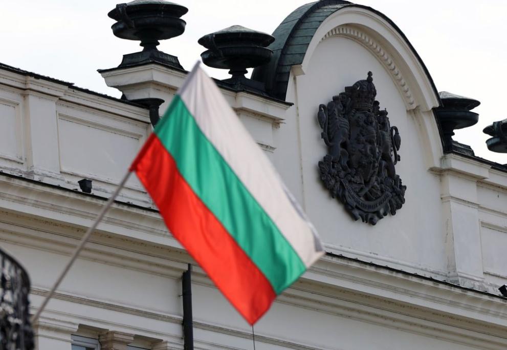 България днес избира новите 240 депутати в 49-ото Народно събрание.
