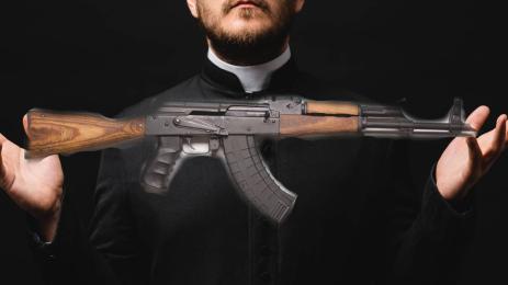 Свещеник автомат Калашников