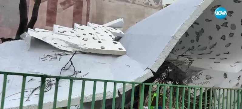 Силна буря удари Пловдив. Десетки са подадените сигнали за паднали
