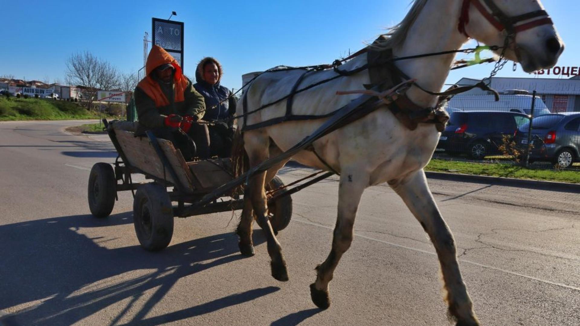 Мъж пострада при удар между влак и каруца в Новозагорско