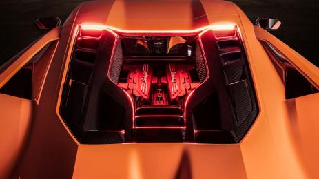 Lamborghini: Ще се борим до последно, за да запазим V12