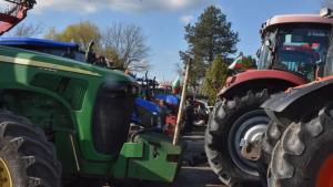 Зърнопроизводители от България и Румъния ще блокират ГКПП Йовково край