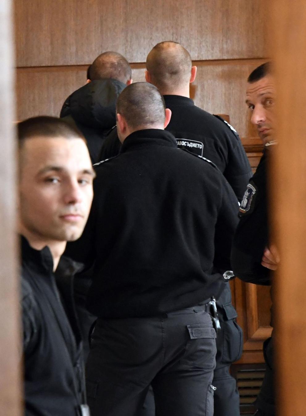  служител на реда дилър 