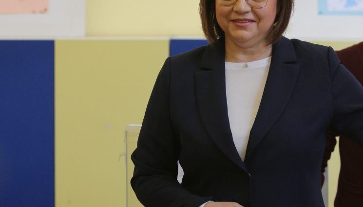 Нинова - СЛЕД КАТО ПУСНА ГЛАСА СИ: Корнелия Нинова: Гласувах за по-високи доходи и за по-ниски цени