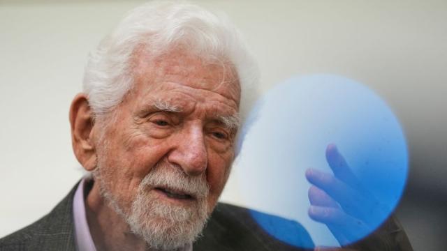 Навършват се 50 години от първия разговор по мобилен телефон