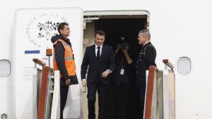 Френският президент Еманюел Макрон пристигна в Пекин на посещение в