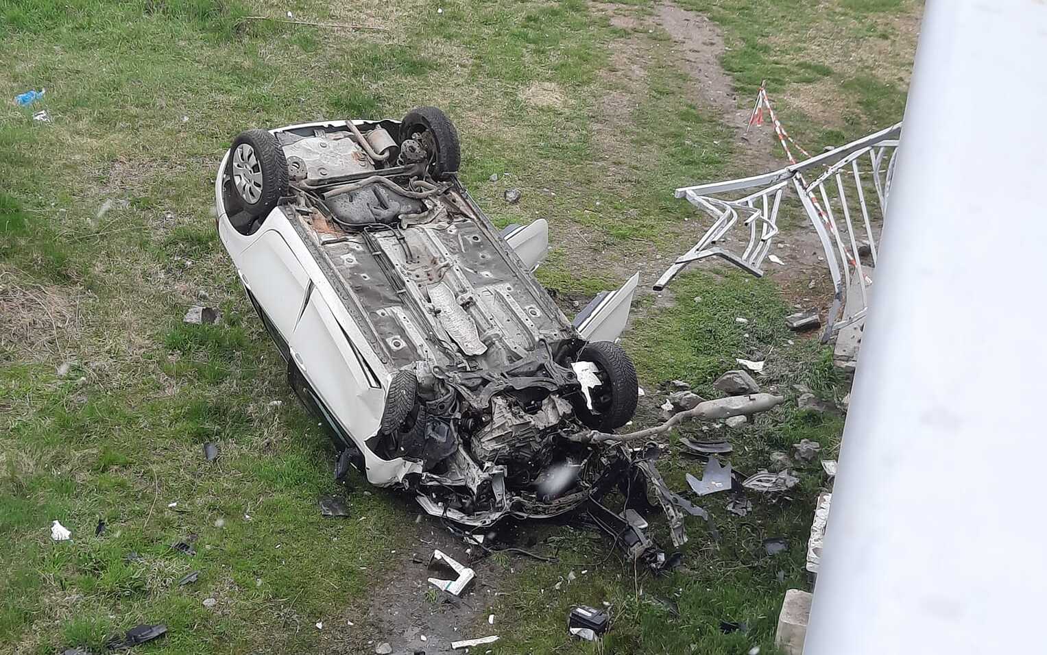 паднала кола